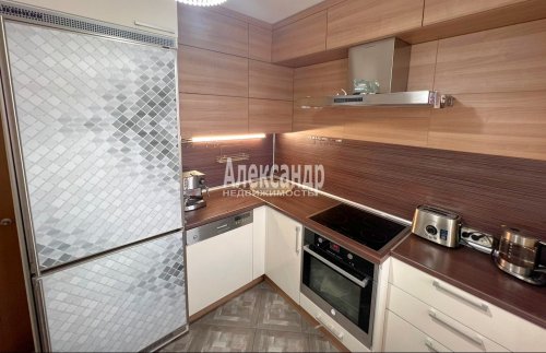 2-комнатная квартира (54м2) на продажу по адресу Маршала Казакова ул., 78— фото 1 из 32