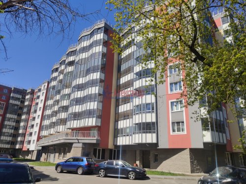 3-комнатная квартира (98м2) на продажу по адресу Большеохтинский просп., 15— фото 1 из 18