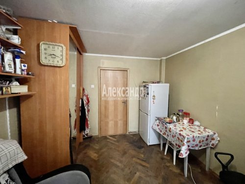 Комната в 3-комнатной квартире (61м2) на продажу по адресу Бабушкина ул., 115— фото 1 из 9