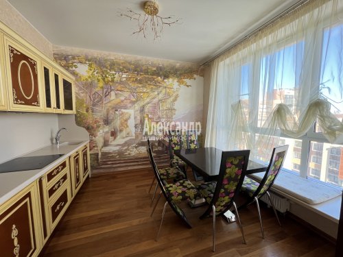 2-комнатная квартира (70м2) на продажу по адресу Петергофское шос., 57— фото 1 из 18