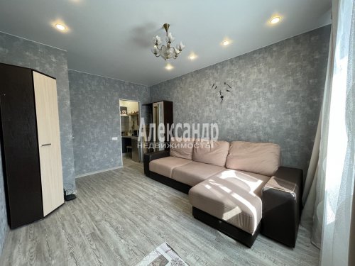 1-комнатная квартира (40м2) на продажу по адресу Мурино г., Петровский бул., 5— фото 1 из 12