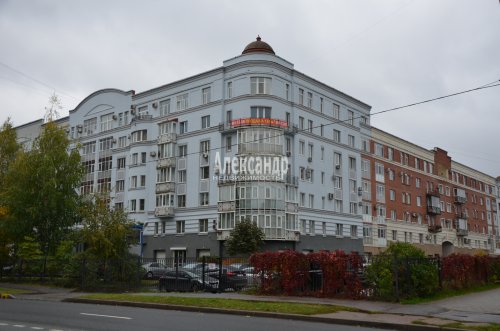 3-комнатная квартира (134м2) на продажу по адресу Композиторов ул., 4— фото 1 из 12