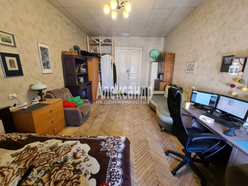 Комната в 3-комнатной квартире (100м2) на продажу по адресу Съезжинская ул., 13— фото 1 из 11