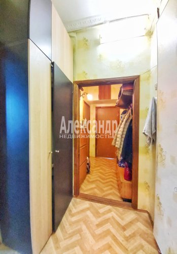 2 комнаты в 20-комнатной квартире (534м2) на продажу по адресу Сестрорецк г., Володарского ул., 4/2— фото 1 из 7