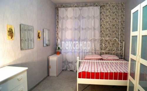 Комната в 4-комнатной квартире (114м2) на продажу по адресу Большой Сампсониевский просп., 20— фото 1 из 10