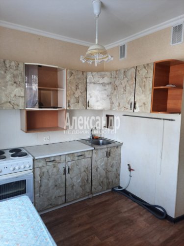 2-комнатная квартира (53м2) на продажу по адресу Запорожское пос., Советская ул., 15— фото 1 из 15