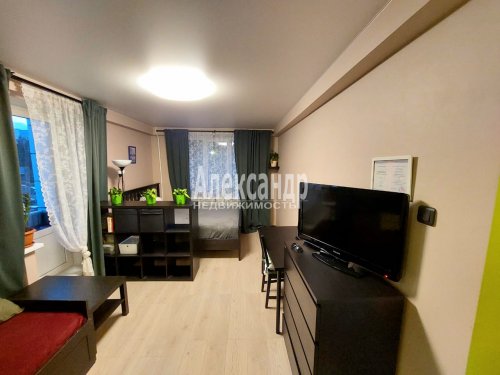 4-комнатная квартира (73м2) на продажу по адресу Подвойского ул., 42— фото 1 из 24