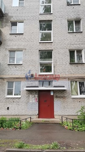 3-комнатная квартира (57м2) на продажу по адресу Кировск г., Пушкина ул., 2— фото 1 из 11
