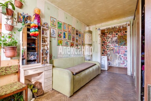 2-комнатная квартира (43м2) на продажу по адресу Новоладожская ул., 12— фото 1 из 13