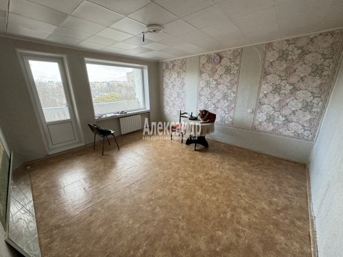 2-комнатная квартира (46м2) на продажу по адресу Большевиков просп., 4— фото 1 из 8