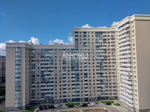 1-комнатная квартира (40м2) на продажу по адресу Мурино г., Петровский бул., 5— фото 1 из 15