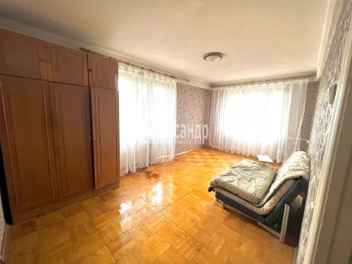 4-комнатная квартира (74м2) на продажу по адресу Северный пр., 12— фото 1 из 18