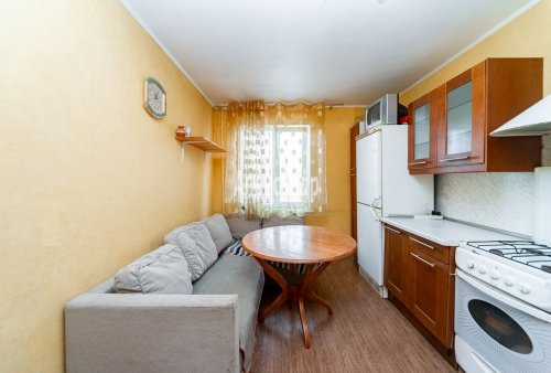 1-комнатная квартира (40м2) на продажу по адресу Шушары пос., Пушкинская ул., 36— фото 1 из 18