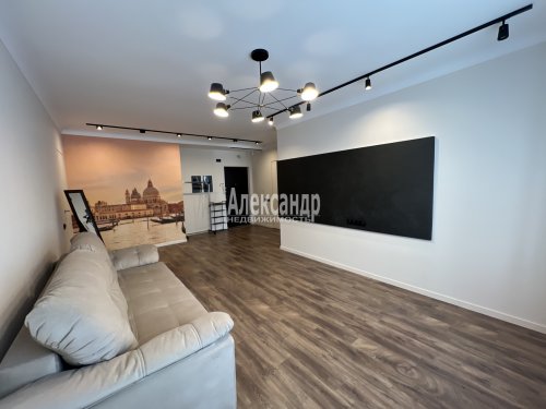 2-комнатная квартира (56м2) на продажу по адресу Среднерогатская ул., 11— фото 1 из 24