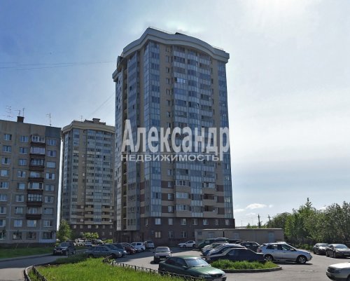 2-комнатная квартира (64м2) на продажу по адресу Октябрьская наб., 126— фото 1 из 33