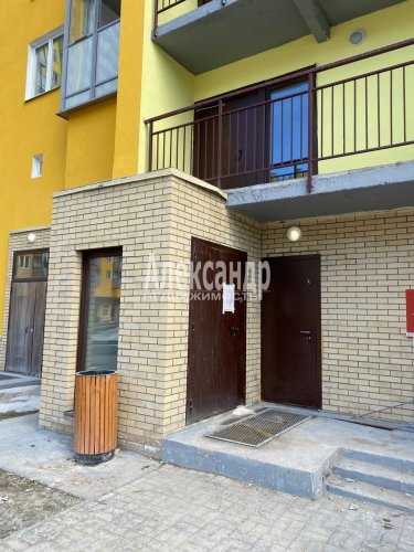 2-комнатная квартира (57м2) на продажу по адресу Мурино г., Ручьевский просп., 3— фото 1 из 8
