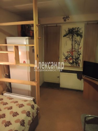 Комната в 6-комнатной квартире (227м2) на продажу по адресу Маршала Жукова пр., 22— фото 1 из 11