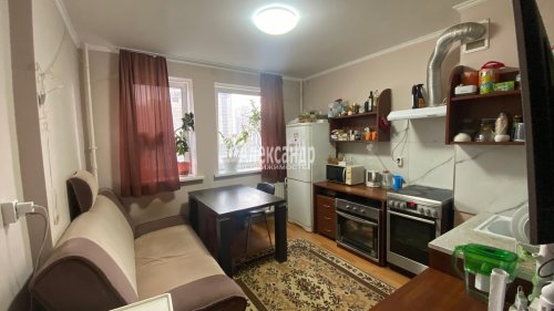 1-комнатная квартира (33м2) на продажу по адресу Парголово пос., Федора Абрамова ул., 21— фото 1 из 10