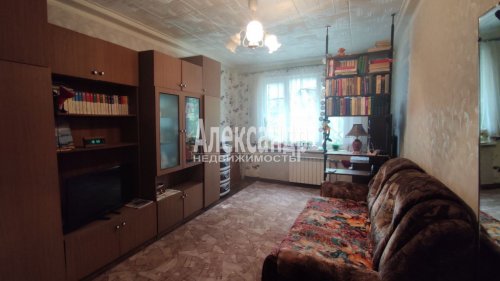 3-комнатная квартира (61м2) на продажу по адресу Дальневосточный просп., 68— фото 1 из 13