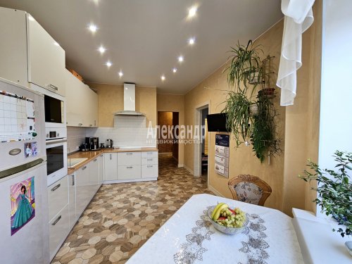 3-комнатная квартира (92м2) на продажу по адресу Ворошилова ул., 25— фото 1 из 17