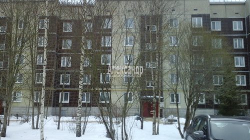 1-комнатная квартира (40м2) на продажу по адресу Тосно г., Островского ул., 17— фото 1 из 13