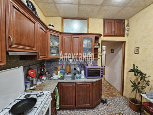 2-комнатная квартира (50м2) на продажу по адресу Юрия Гагарина просп., 27— фото 1 из 21