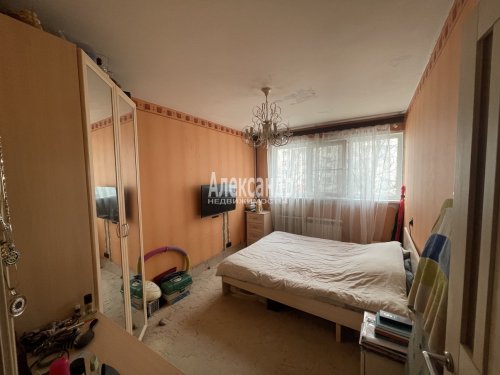 3-комнатная квартира (60м2) на продажу по адресу Светлановский просп., 115— фото 1 из 23