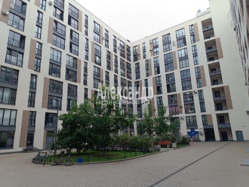 2-комнатная квартира (71м2) на продажу по адресу Кременчугская ул., 13— фото 1 из 12