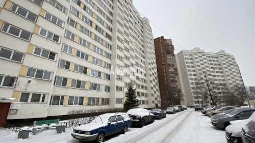 3-комнатная квартира (64м2) на продажу по адресу Маршала Жукова просп., 18— фото 1 из 17