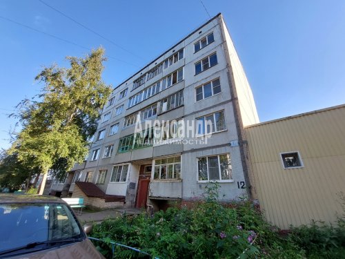 2-комнатная квартира (46м2) на продажу по адресу Глажево пос., 12— фото 1 из 4