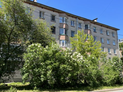 2-комнатная квартира (44м2) на продажу по адресу Стрельна г., Гоголя ул., 6— фото 1 из 13
