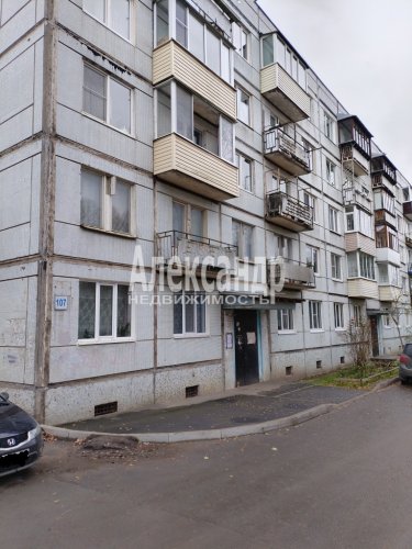 1-комнатная квартира (31м2) на продажу по адресу Псков г., Военный городок-3 ул., 107— фото 1 из 11