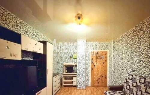3-комнатная квартира (63м2) на продажу по адресу Павловск г., Новая ул., 10— фото 1 из 14