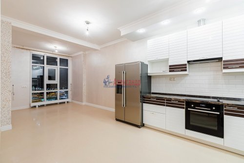 2-комнатная квартира (62м2) на продажу по адресу Дыбенко ул., 8— фото 1 из 21