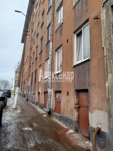 Комната в 6-комнатной квартире (18м2) на продажу по адресу Выборг г., Куйбышева ул., 11— фото 1 из 9