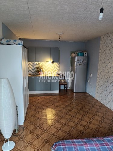 Комната в 8-комнатной квартире (195м2) на продажу по адресу Демьяна Бедного ул., 29— фото 1 из 8