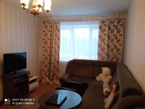 3-комнатная квартира (61м2) на продажу по адресу Волхов г., Ломоносова ул., 22— фото 1 из 8
