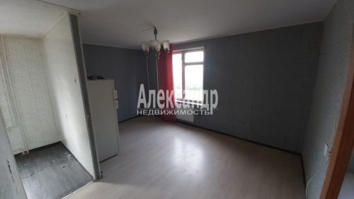 4-комнатная квартира (49м2) на продажу по адресу Бурцева ул., 13— фото 1 из 12