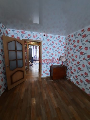 2-комнатная квартира (45м2) на продажу по адресу Волхов г., Первомайская ул., 19— фото 1 из 10