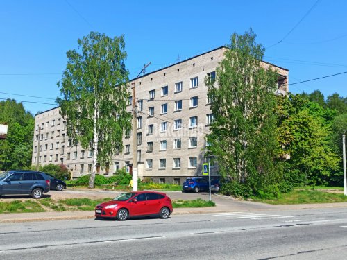 Комната в 8-комнатной квартире (378м2) на продажу по адресу Выборг г., Данилова ул., 1— фото 1 из 8