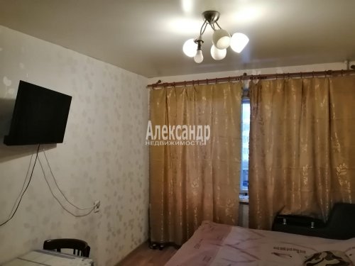 Комната в 11-комнатной квартире (221м2) на продажу по адресу Суздальский просп., 61— фото 1 из 20