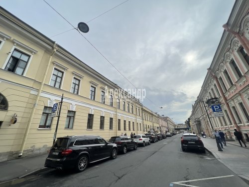 3-комнатная квартира (188м2) на продажу по адресу Почтамтская ул., 8— фото 1 из 7