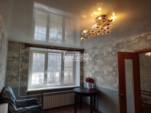 3-комнатная квартира (55м2) на продажу по адресу Петергоф г., Разведчика бул., 12— фото 1 из 14
