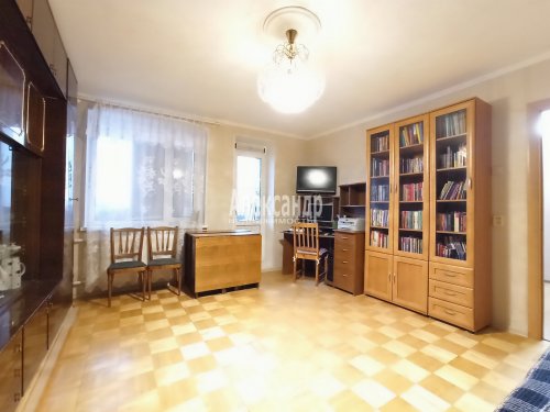 1-комнатная квартира (47м2) на продажу по адресу Планерная ул., 77— фото 1 из 17