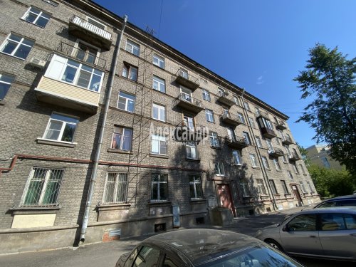 3-комнатная квартира (80м2) на продажу по адресу Самойловой ул., 28/11— фото 1 из 42