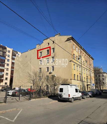 3-комнатная квартира (74м2) на продажу по адресу Ораниенбаумская ул., 13— фото 1 из 18