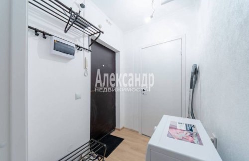 1-комнатная квартира (35м2) на продажу по адресу Бугры пос., Воронцовский бул., 9— фото 1 из 6