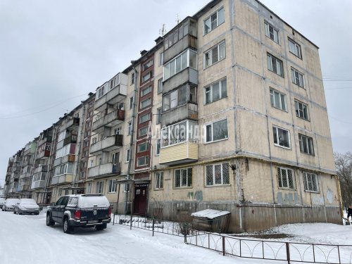 2-комнатная квартира (44м2) на продажу по адресу Ивановка (Пудостьская волость) дер., 7— фото 1 из 15