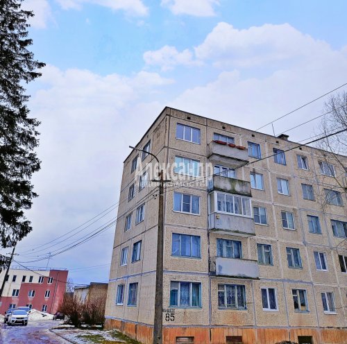 2-комнатная квартира (44м2) на продажу по адресу Каменногорск г., Ленинградское шос., 85— фото 1 из 18