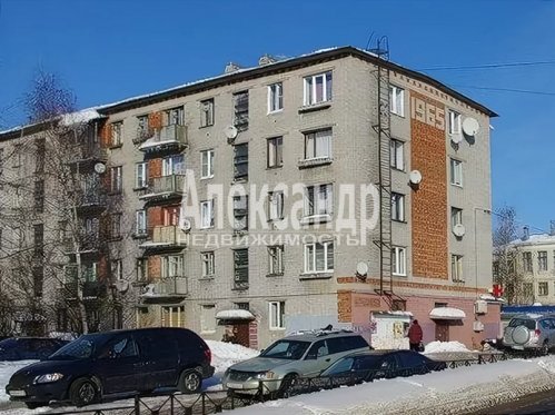 2-комнатная квартира (42м2) на продажу по адресу Выборг г., Гагарина ул., 25— фото 1 из 13